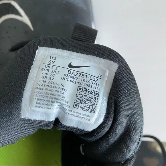 Nike, Black/White Hustle Quick 3 Basketball Shoes, Size 6 - Picture 9 of 9